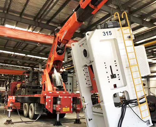 获嘉附近随车吊出租，轻松解决运输难题