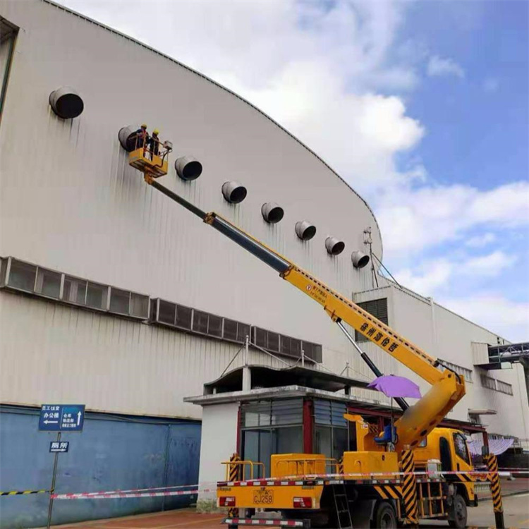 获嘉高空作业车出租服务：专业广告牌安装解决方案