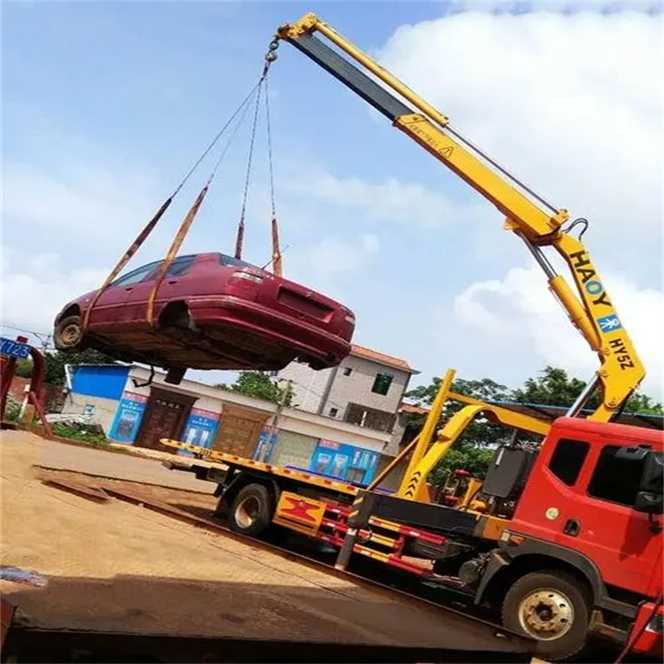 获嘉吊车吊汽车的正确方法